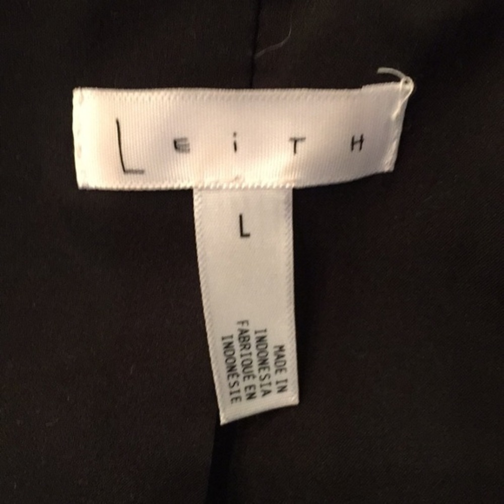 NWOT LEITH BLACK SLEEVELESS LONG LINE VEST - Picture 3 of 5